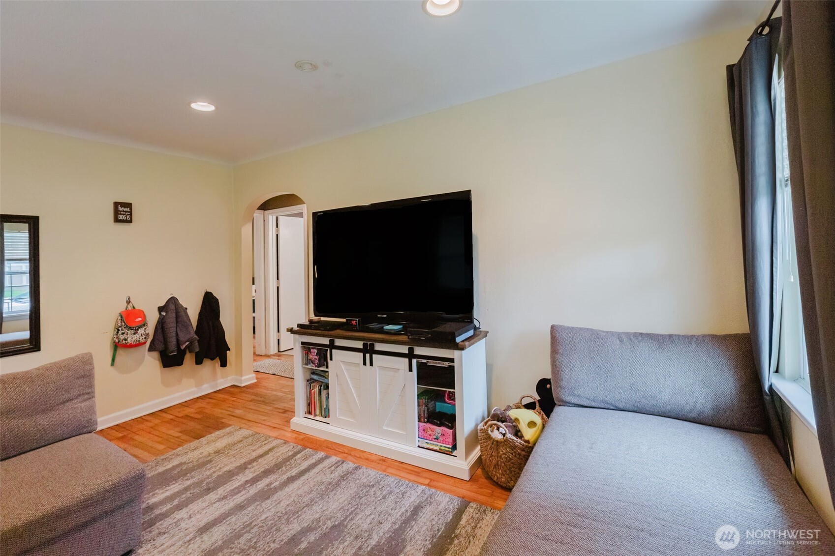 1342 N Montgomery Avenue , Bremerton, WA 98312