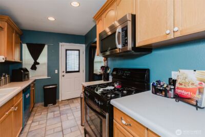 1342 N Montgomery Avenue , Bremerton, WA 98312 - Photo 9