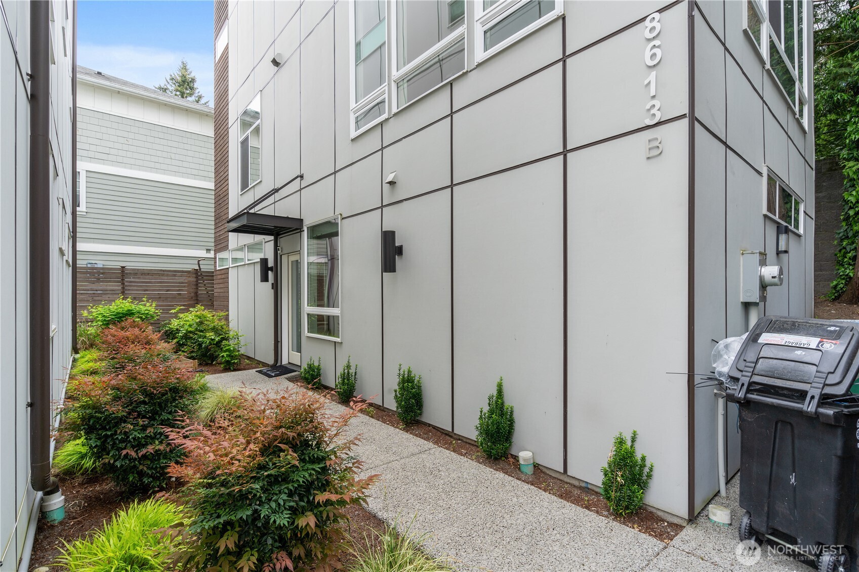 8613 23rd Avenue NE #B, Seattle, WA 98115