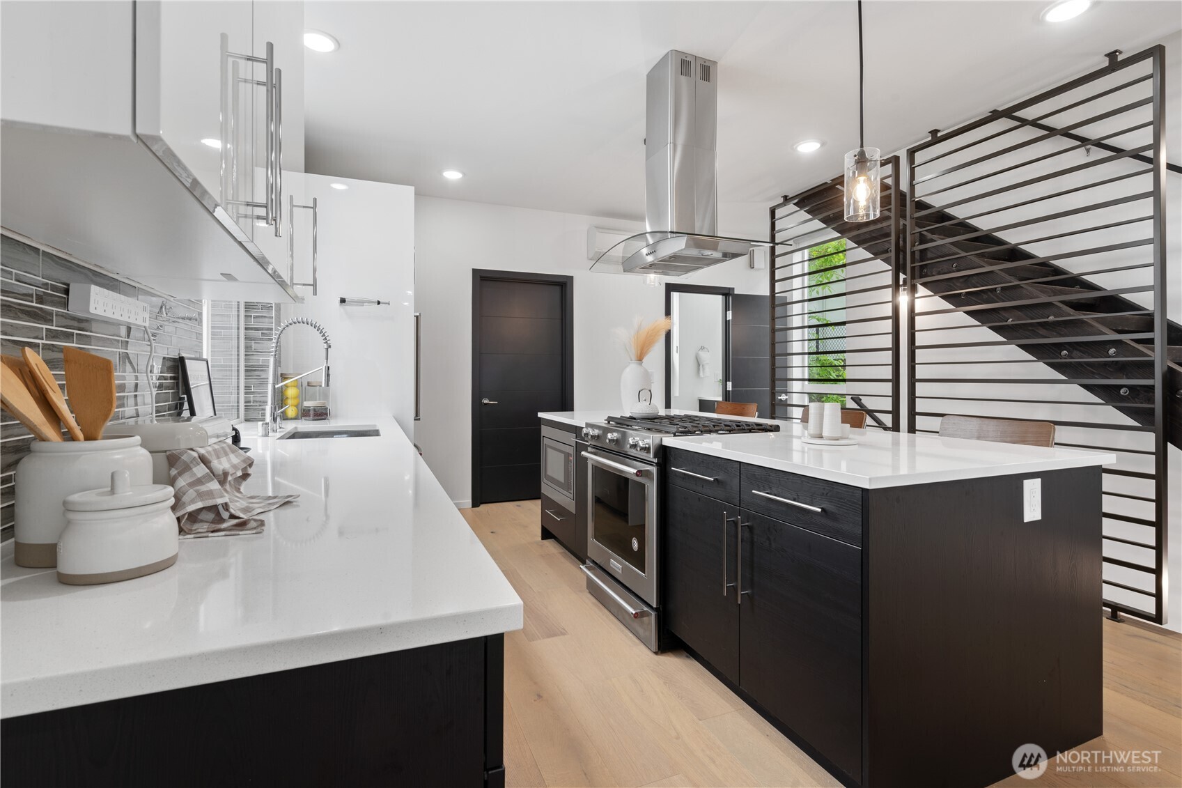 8613 23rd Avenue NE #B, Seattle, WA 98115