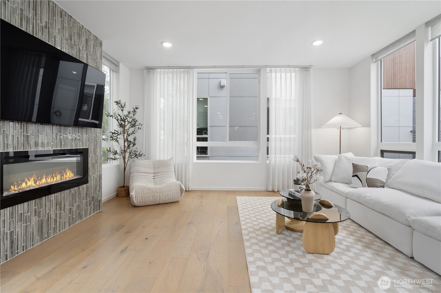 8613 23rd Avenue NE #B, Seattle, WA 98115