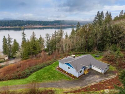 31 E Cove View Drive , Belfair, WA 98528-9508