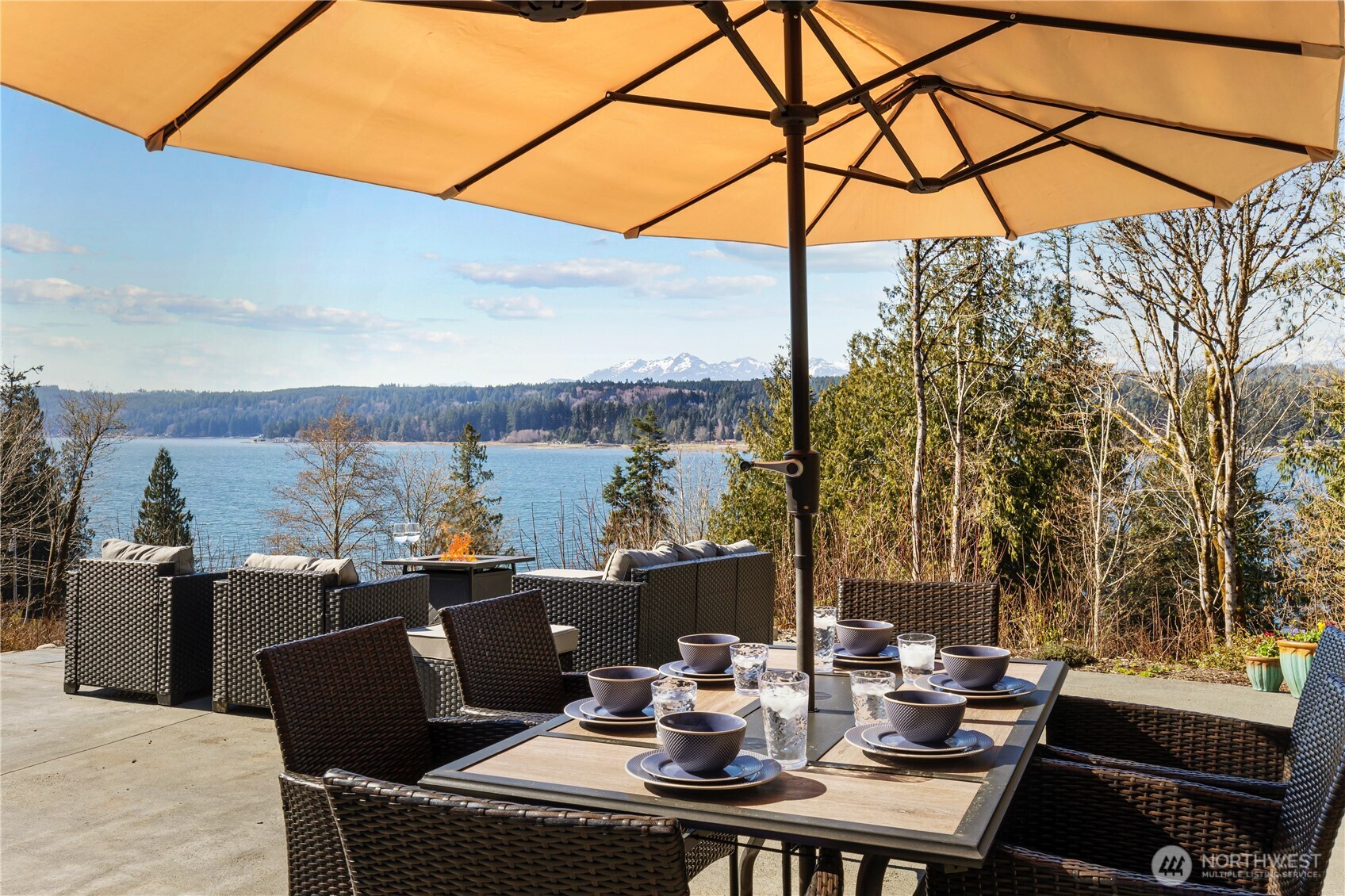 31 E Cove View Drive , Belfair, WA 98528-9508