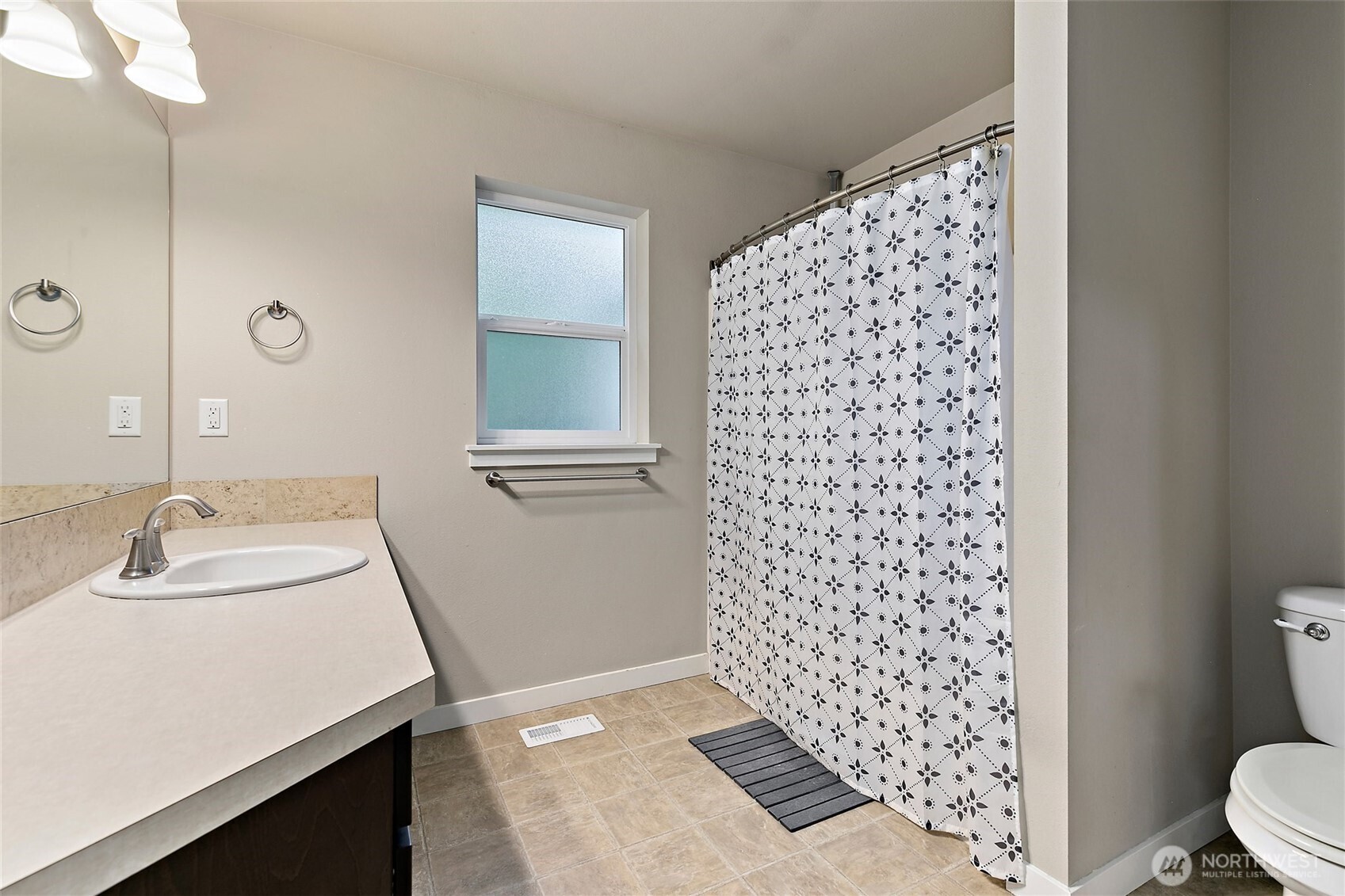 110 204th Place SW, Lynnwood, WA 98036