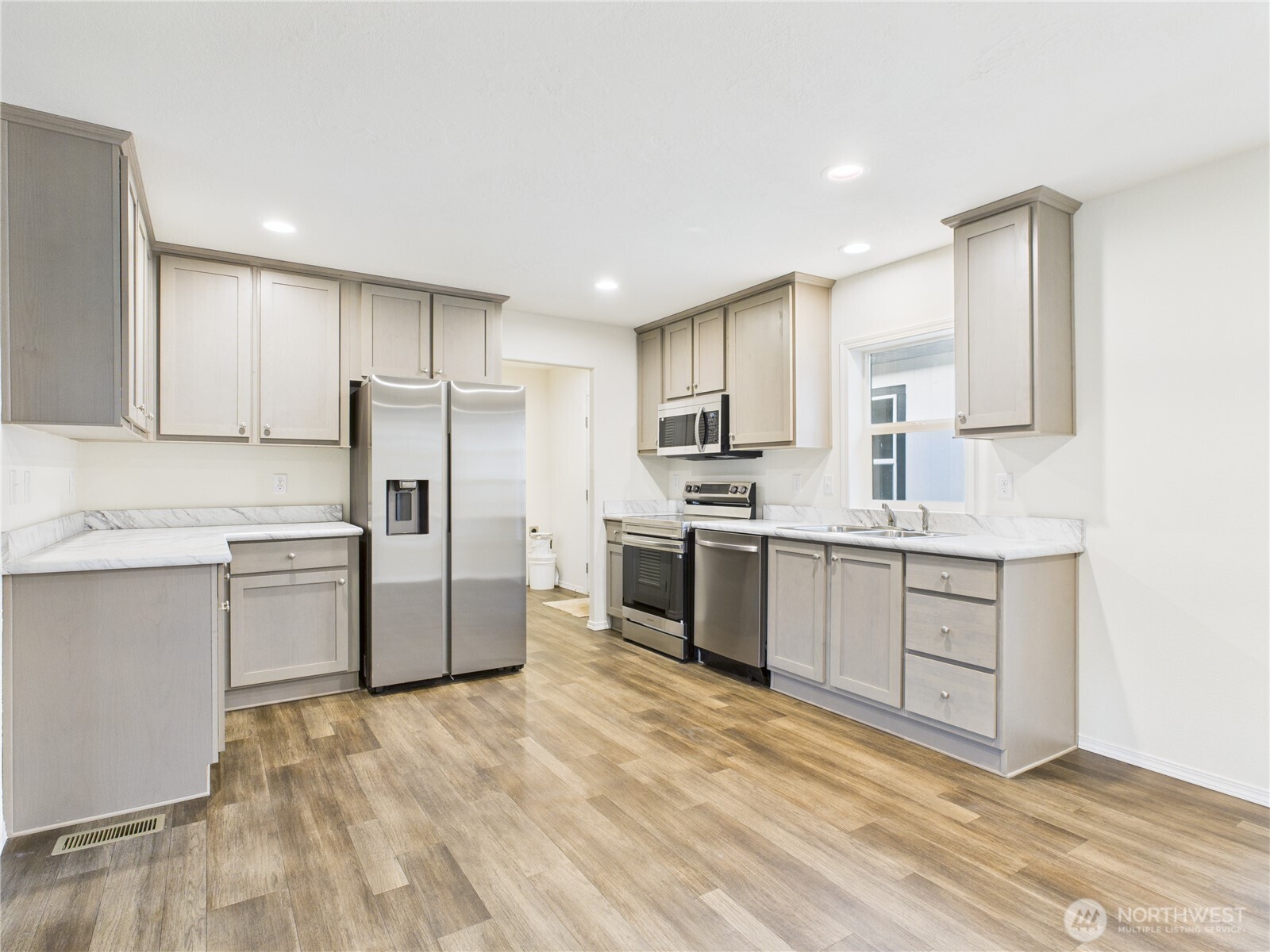 401 2nd Street SW, Rock Island, WA 98850