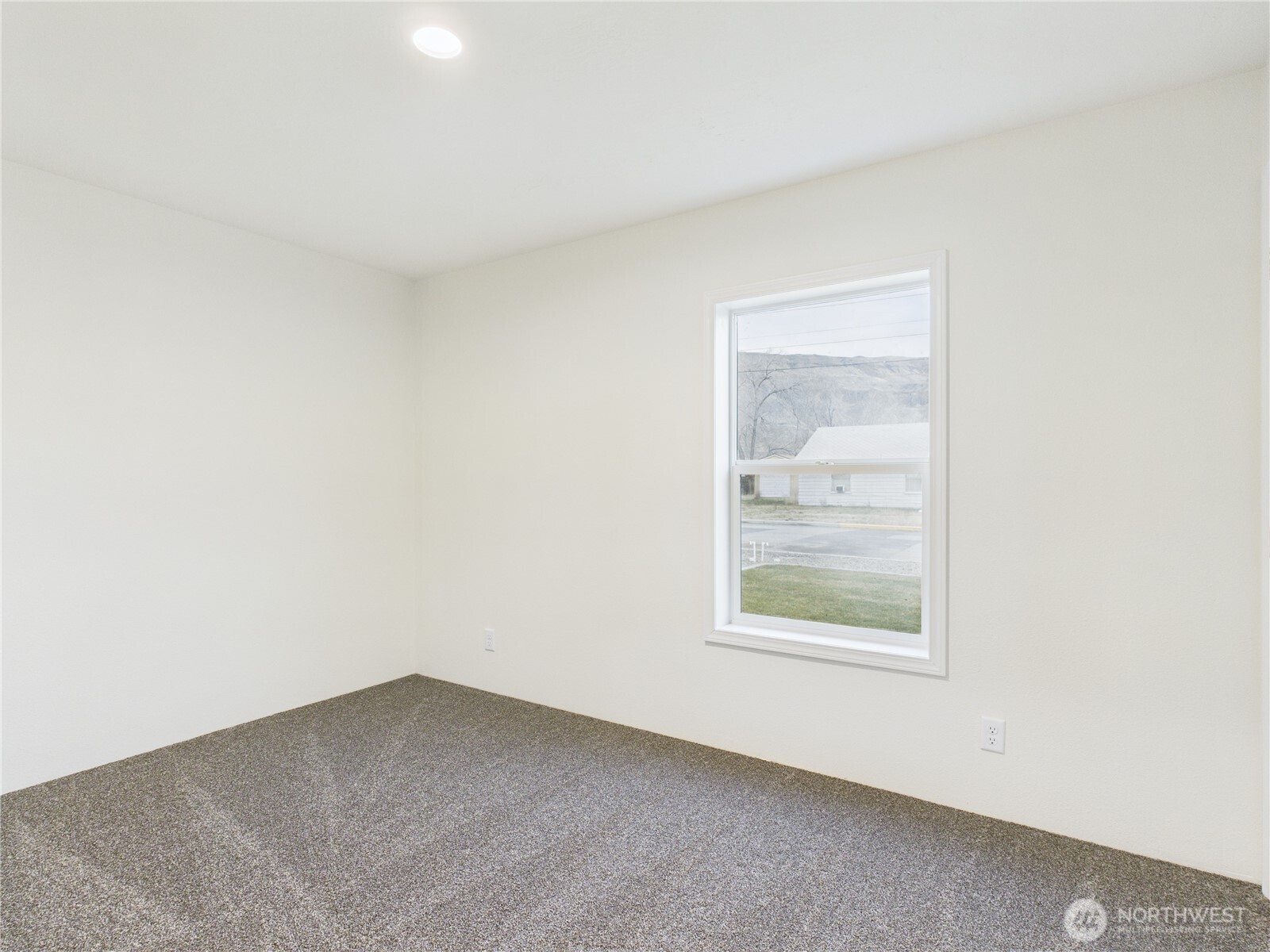 401 2nd Street SW, Rock Island, WA 98850