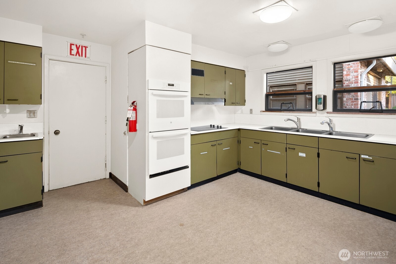 3601 NE 123rd Street , Seattle, WA 98125