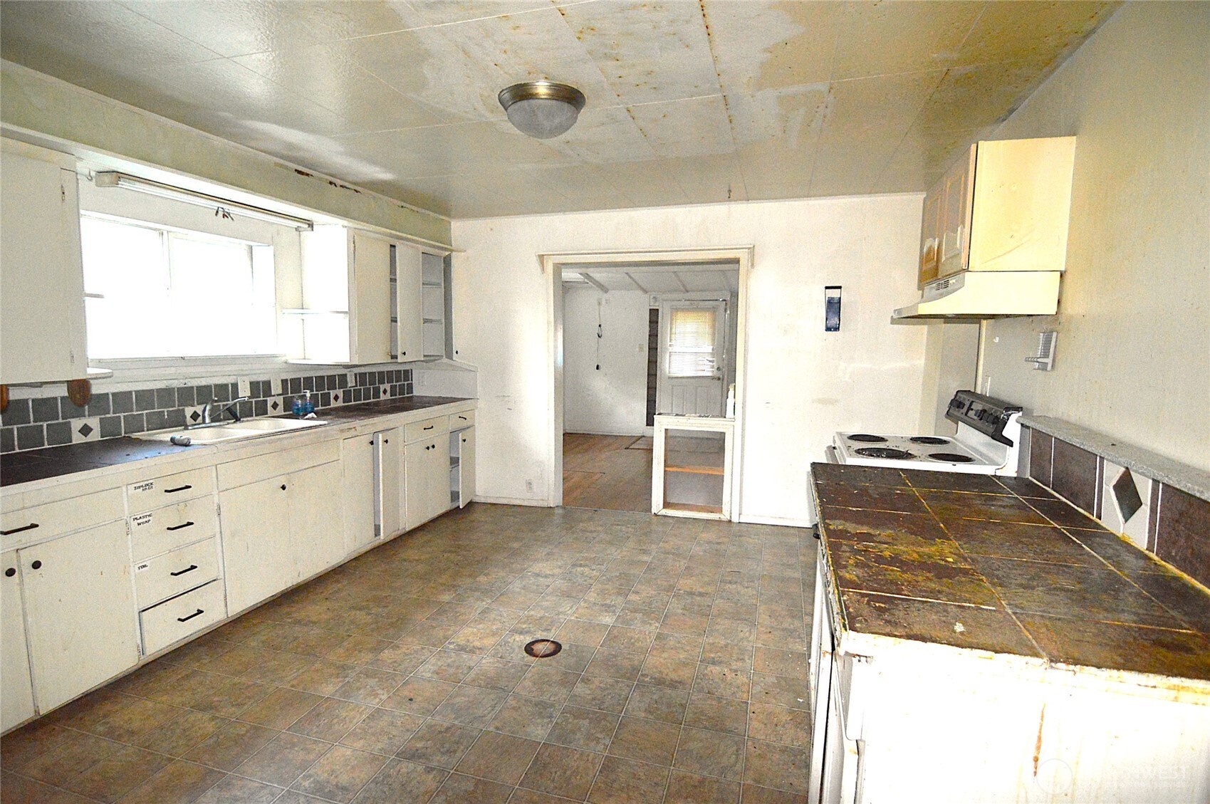 317 W King Street , Aberdeen, WA 98520