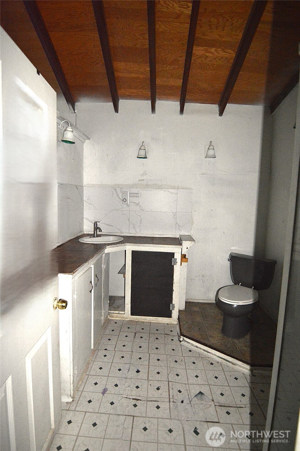 317 W King Street , Aberdeen, WA 98520