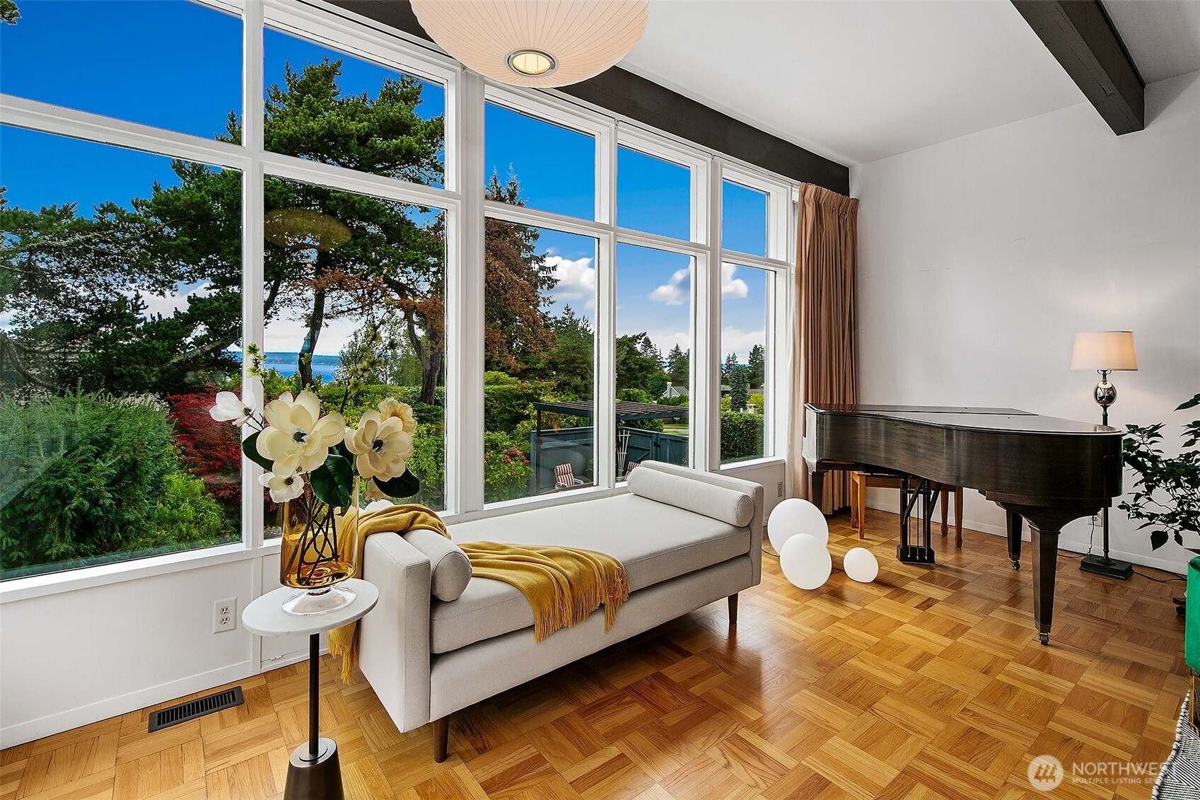 4221 W Armour Street , Seattle, WA 98199