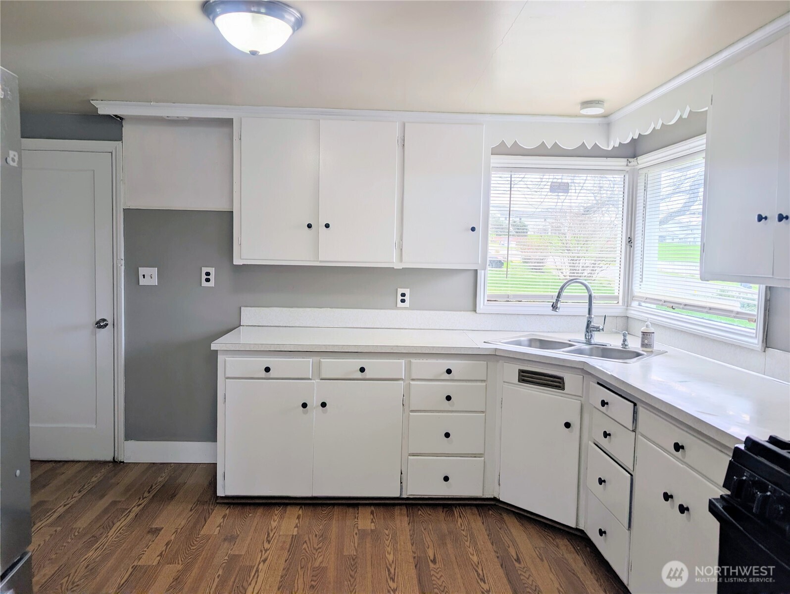 1740 SE 6th Street , Oak Harbor, WA 98277