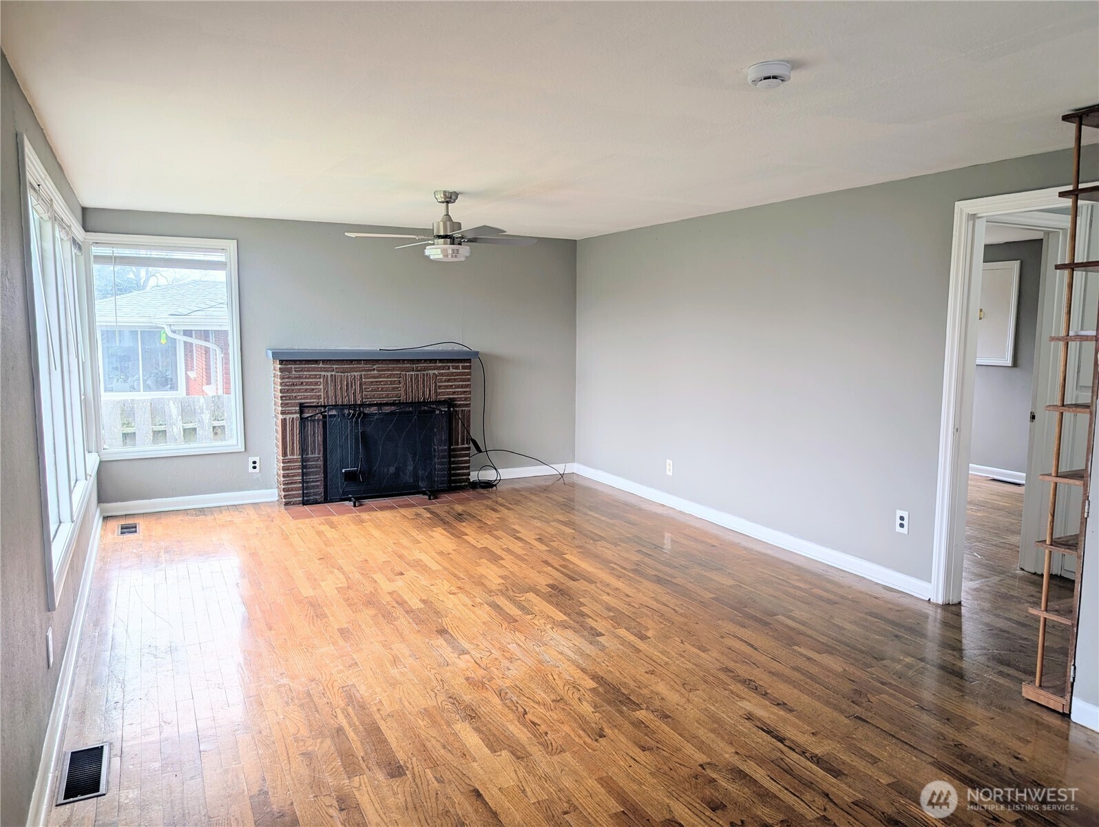 1740 SE 6th Street , Oak Harbor, WA 98277