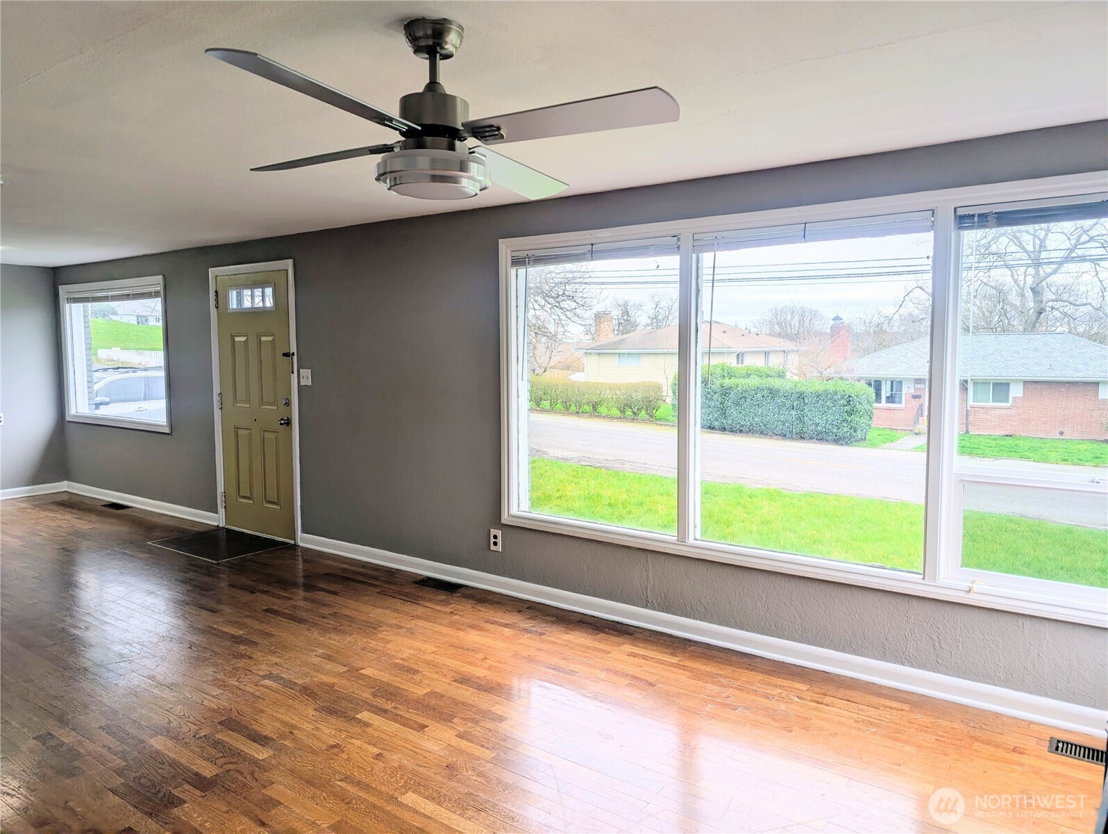 1740 SE 6th Street , Oak Harbor, WA 98277