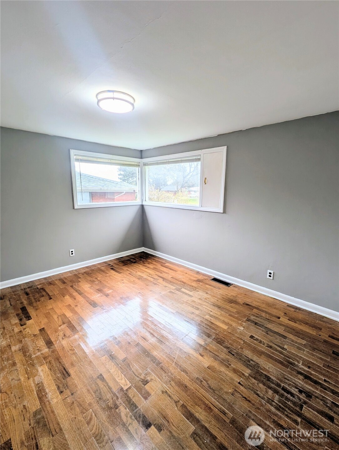 1740 SE 6th Street , Oak Harbor, WA 98277