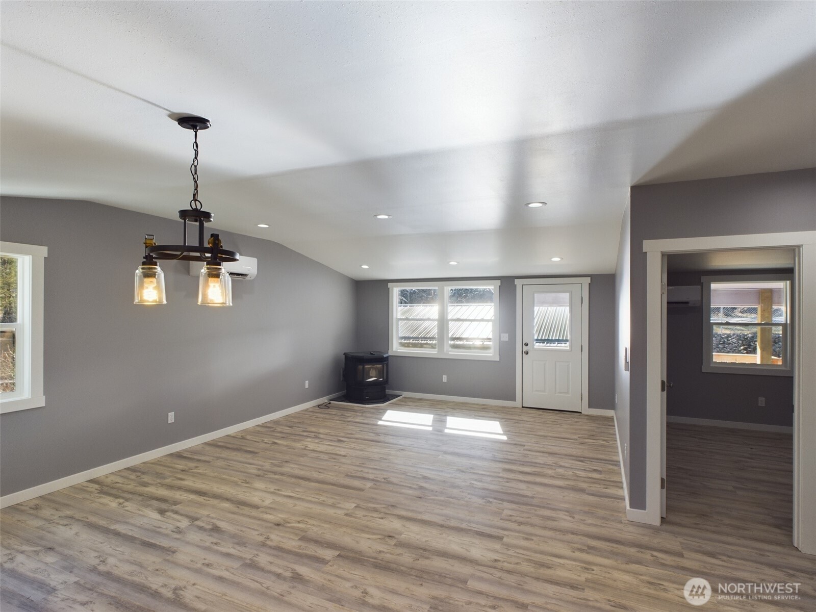 9 Pine Grove Street , Republic, WA 99166