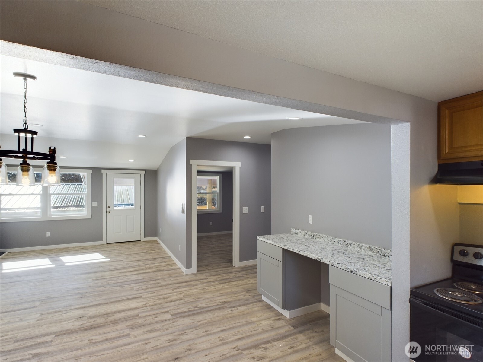 9 Pine Grove Street , Republic, WA 99166