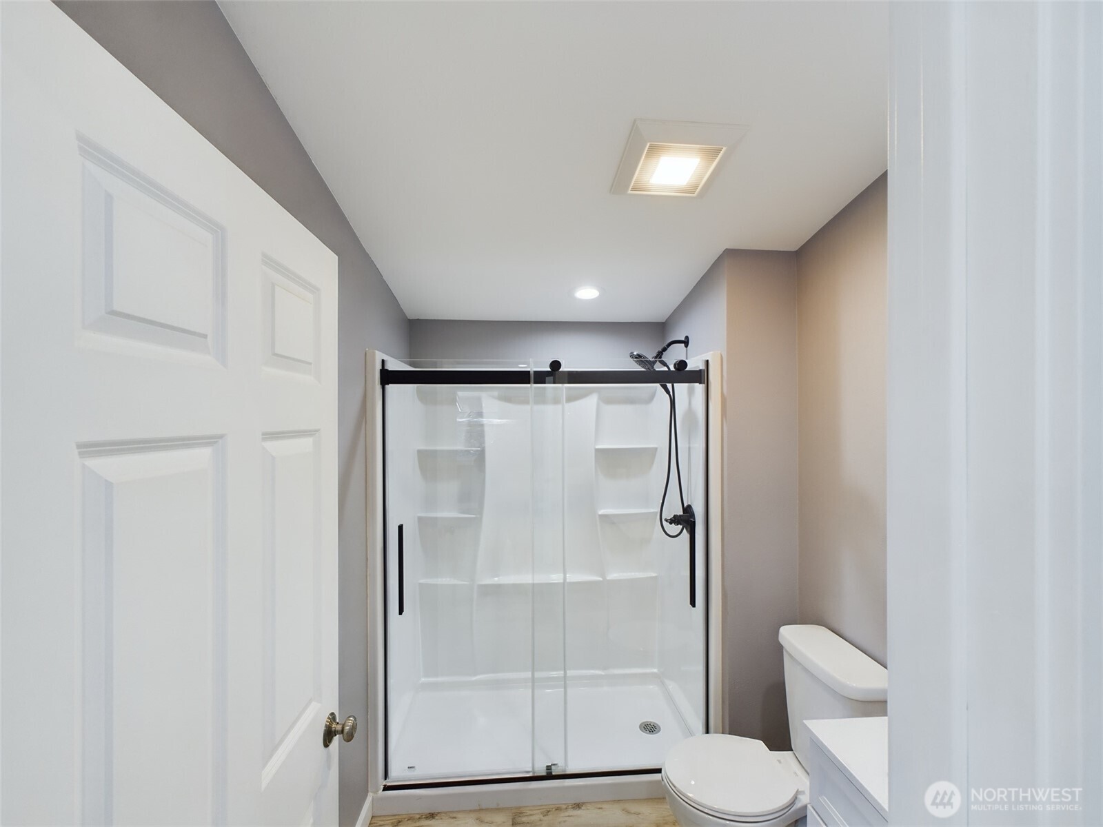 9 Pine Grove Street , Republic, WA 99166