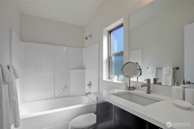 8706 S 42nd Avenue , Seattle, WA 98118 - Photo 11