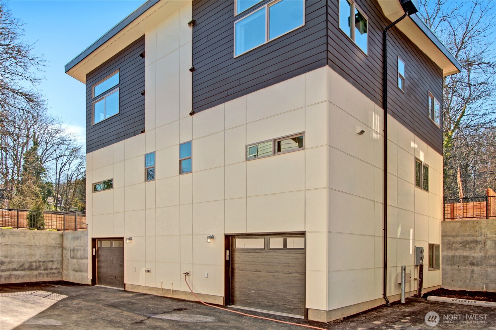 8706 S 42nd Avenue , Seattle, WA 98118