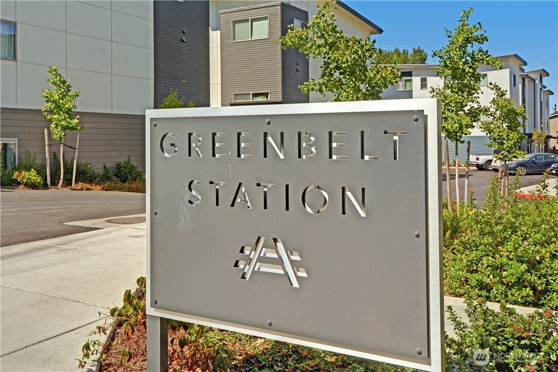 8706 S 42nd Avenue , Seattle, WA 98118