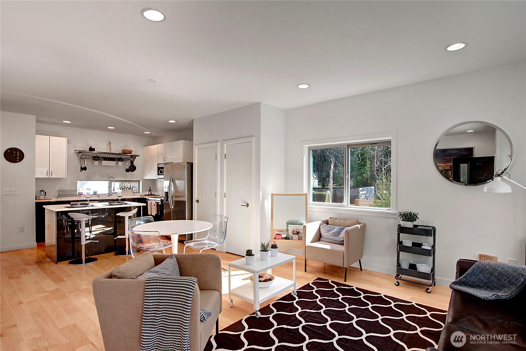 8706 S 42nd Avenue , Seattle, WA 98118