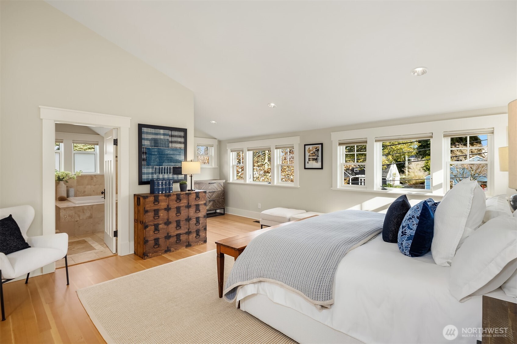 5113 47th Avenue NE, Seattle, WA 98105