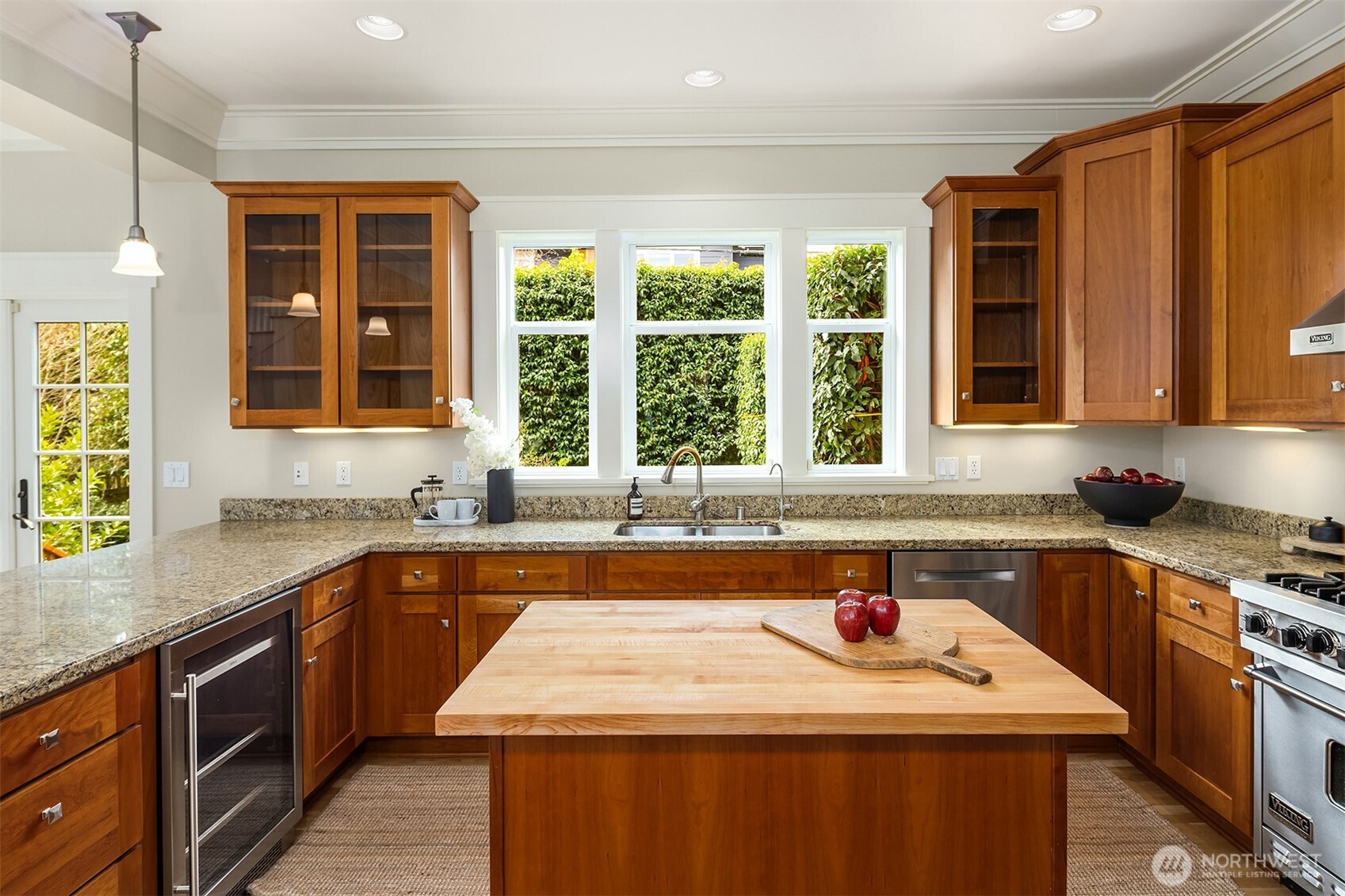 5113 47th Avenue NE, Seattle, WA 98105