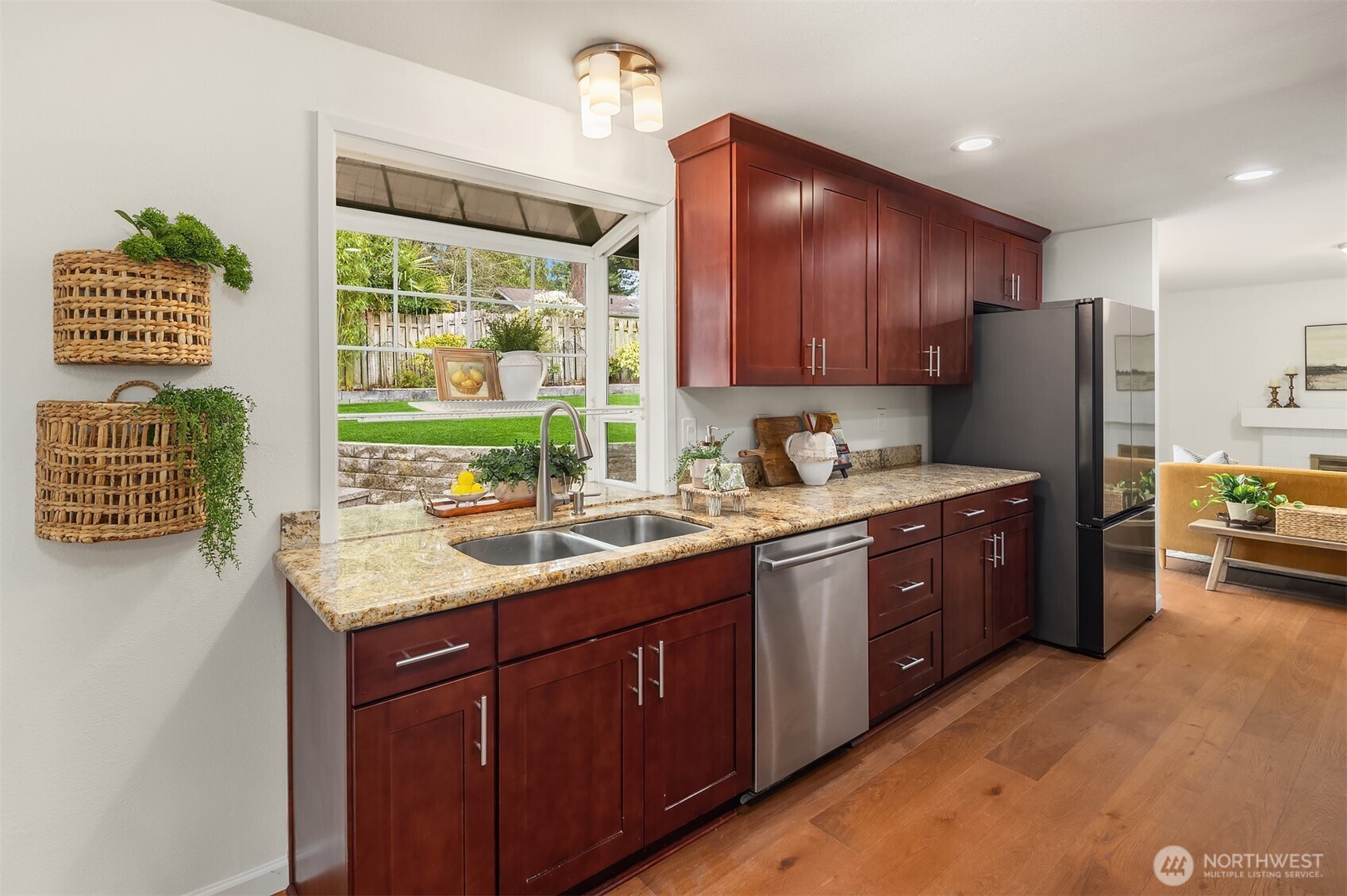 16708 NE 91st Place , Redmond, WA 98052-3706