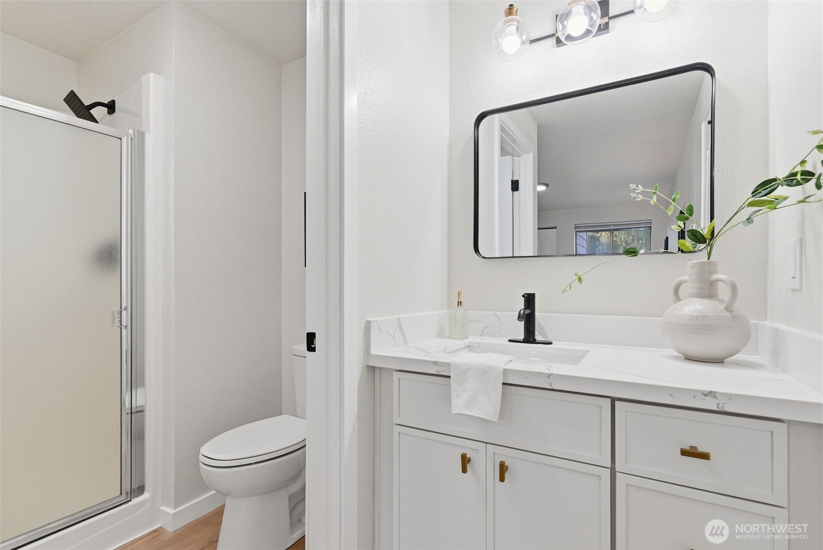 7320 N Skyview Lane #M303, Tacoma, WA 98406-8515