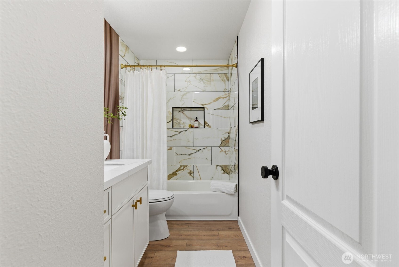 7320 N Skyview Lane #M303, Tacoma, WA 98406-8515