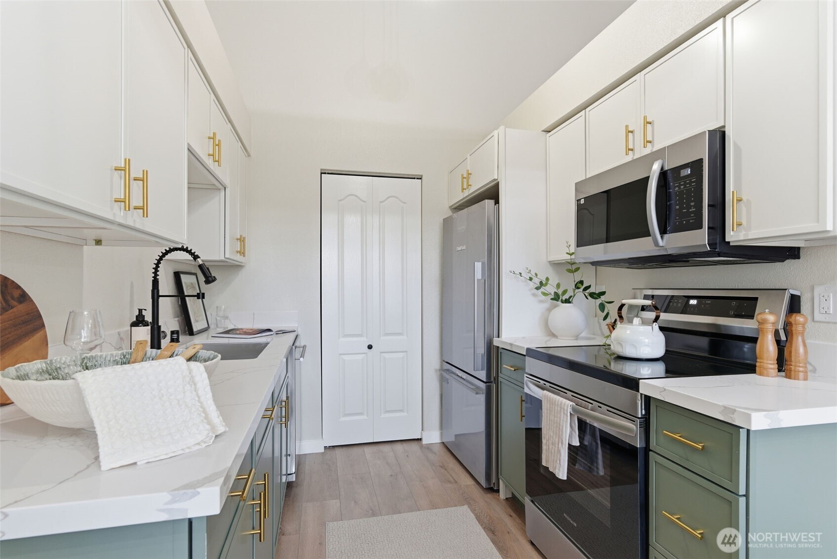 7320 N Skyview Lane #M303, Tacoma, WA 98406-8515