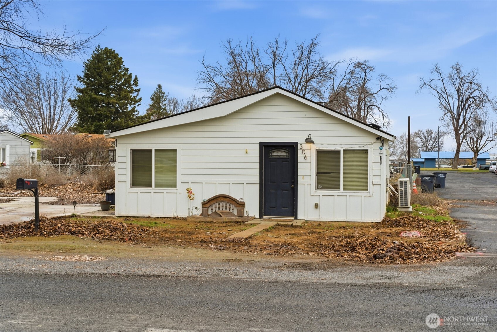 306 E 5th Avenue , Warden, WA 98857