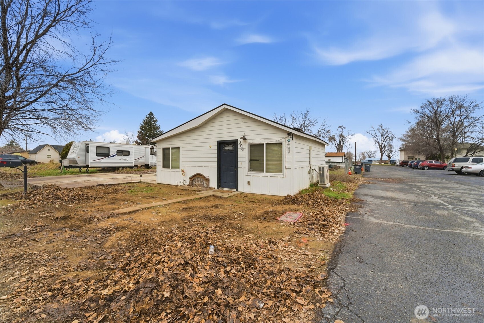 306 E 5th Avenue , Warden, WA 98857