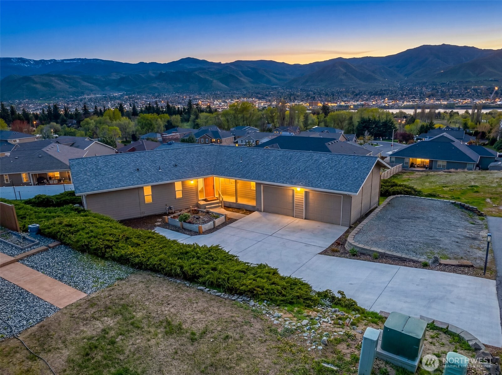 570 Bengal Lane , East Wenatchee, WA 98802