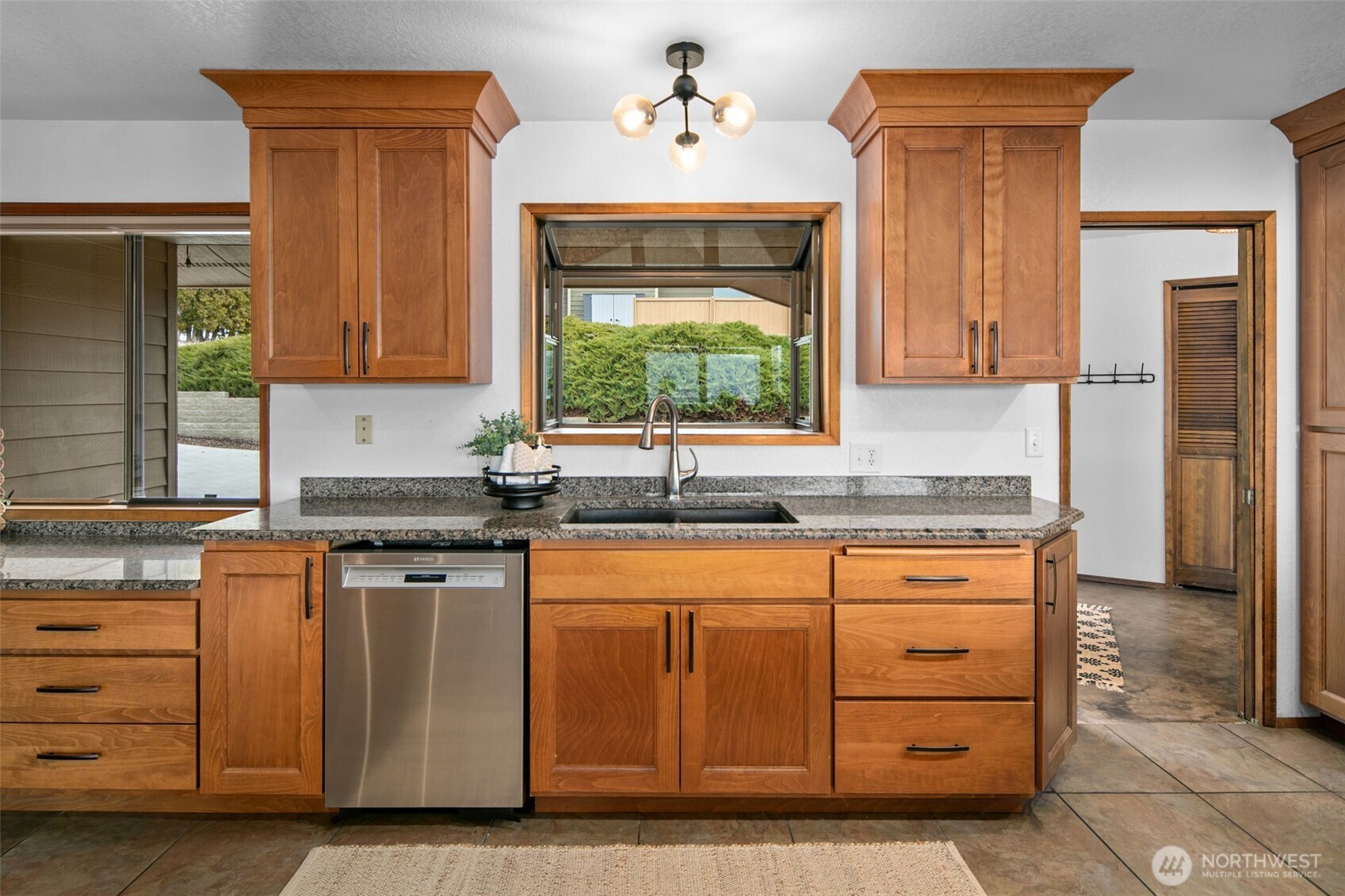 570 Bengal Lane , East Wenatchee, WA 98802