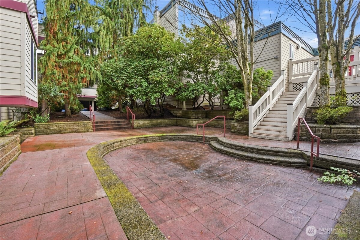 18102 15th Avenue NE #B210, Shoreline, WA 98155