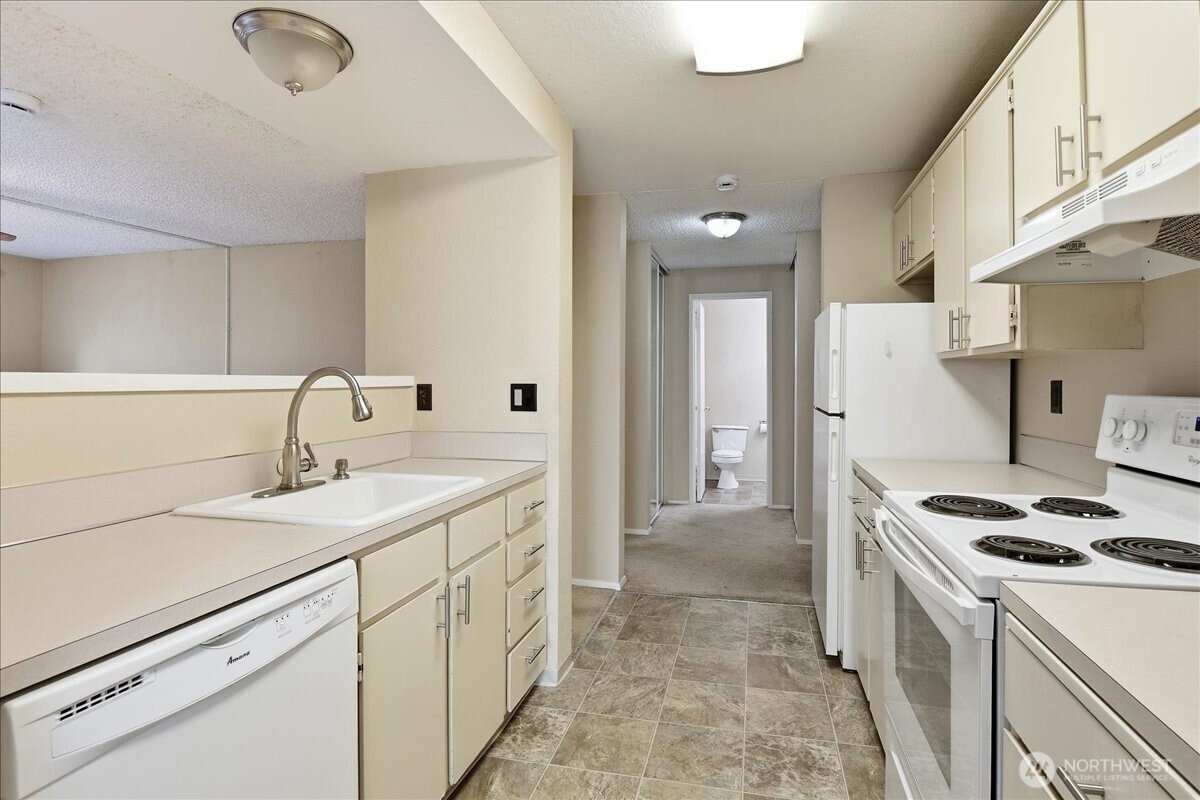 18102 15th Avenue NE #B210, Shoreline, WA 98155