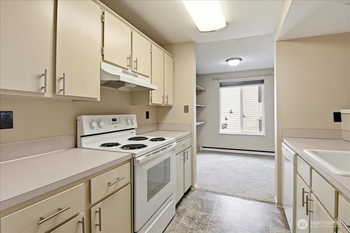 18102 15th Avenue NE #B210, Shoreline, WA 98155