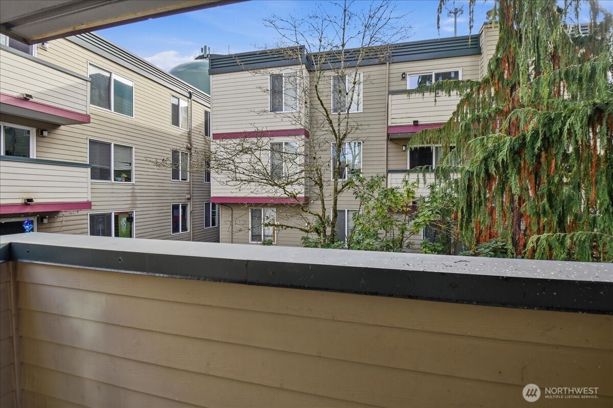 18102 15th Avenue NE #B210, Shoreline, WA 98155