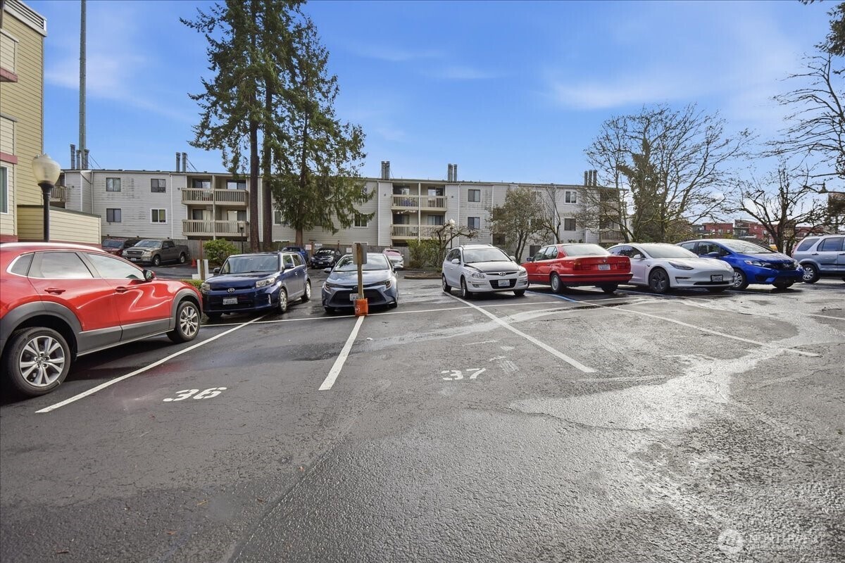 18102 15th Avenue NE #B210, Shoreline, WA 98155