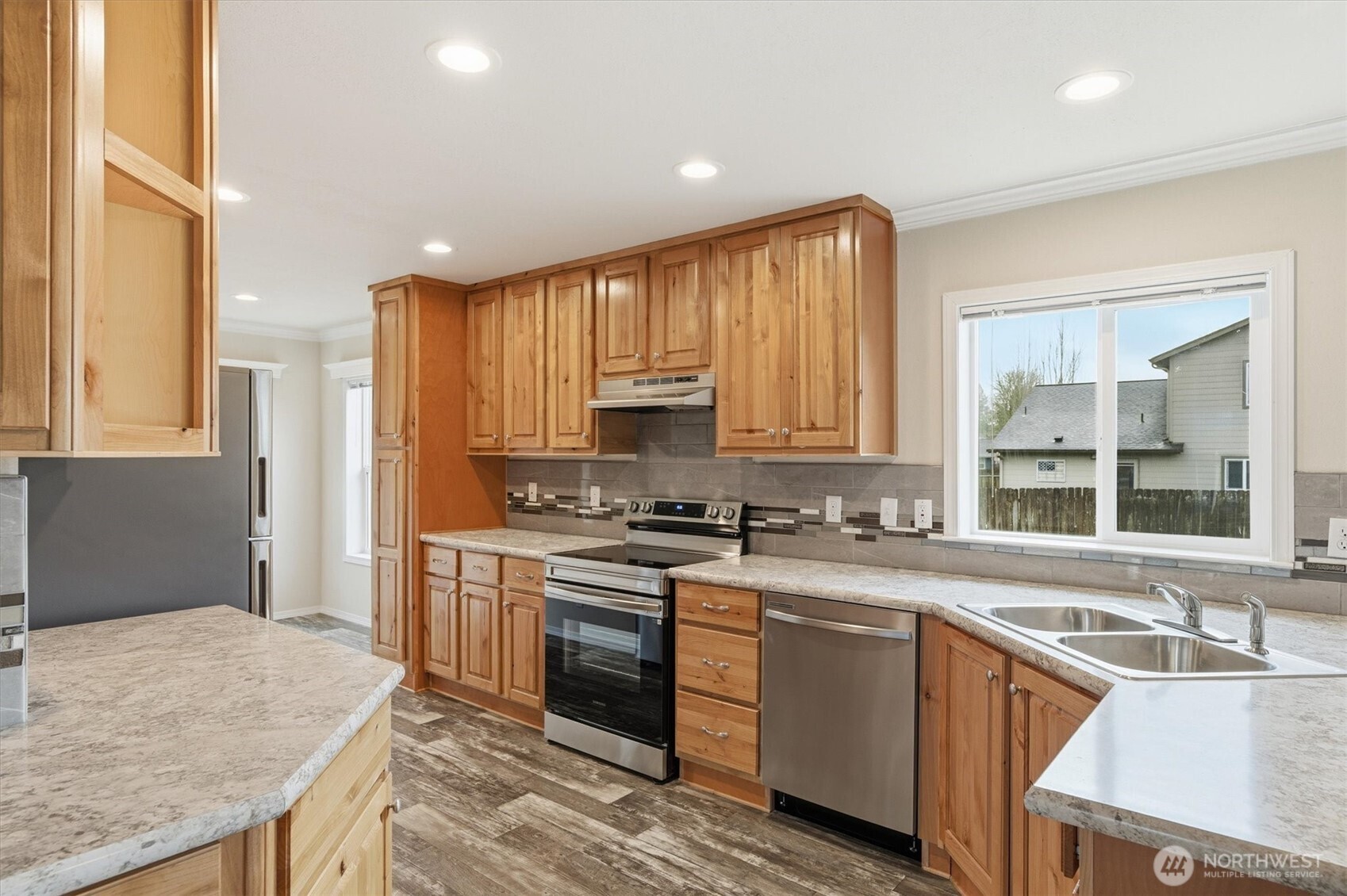601 Helton Street , Castle Rock, WA 98611