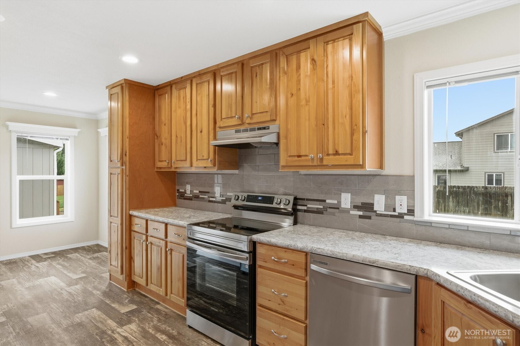601 Helton Street , Castle Rock, WA 98611
