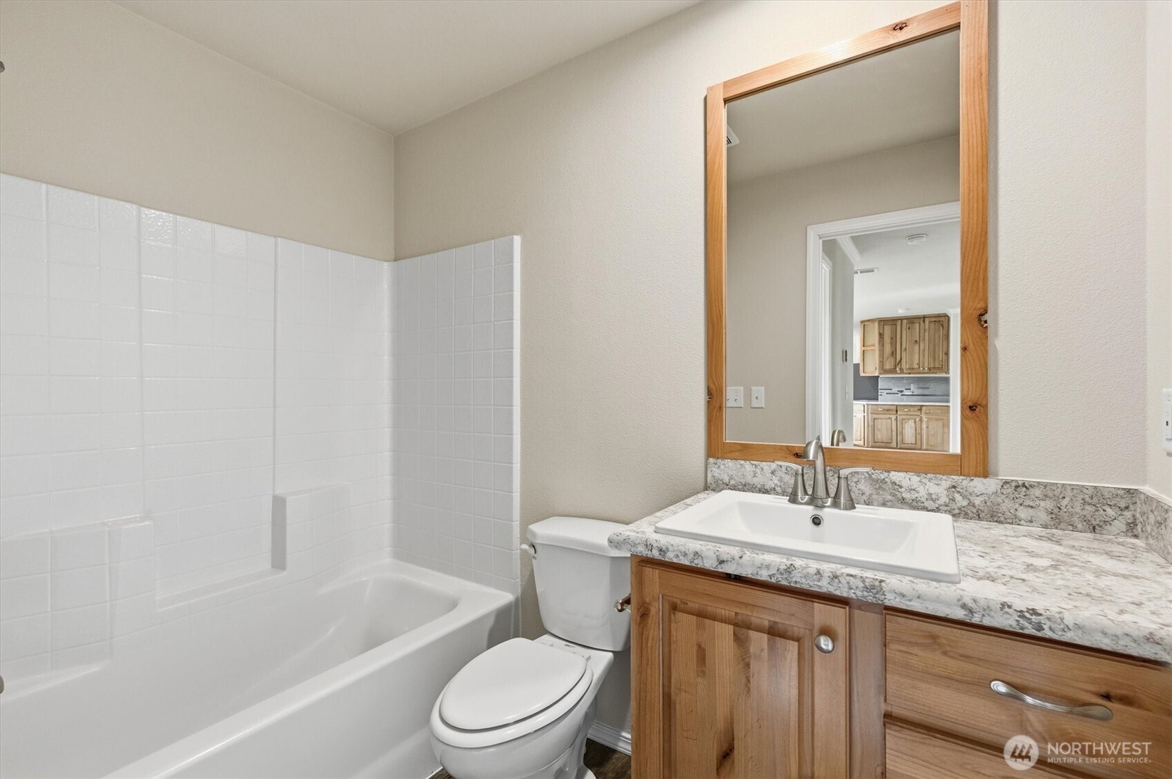 601 Helton Street , Castle Rock, WA 98611