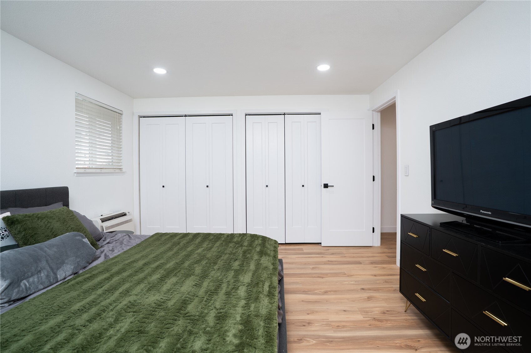 1206 E 29th st , Tacoma, WA 98404