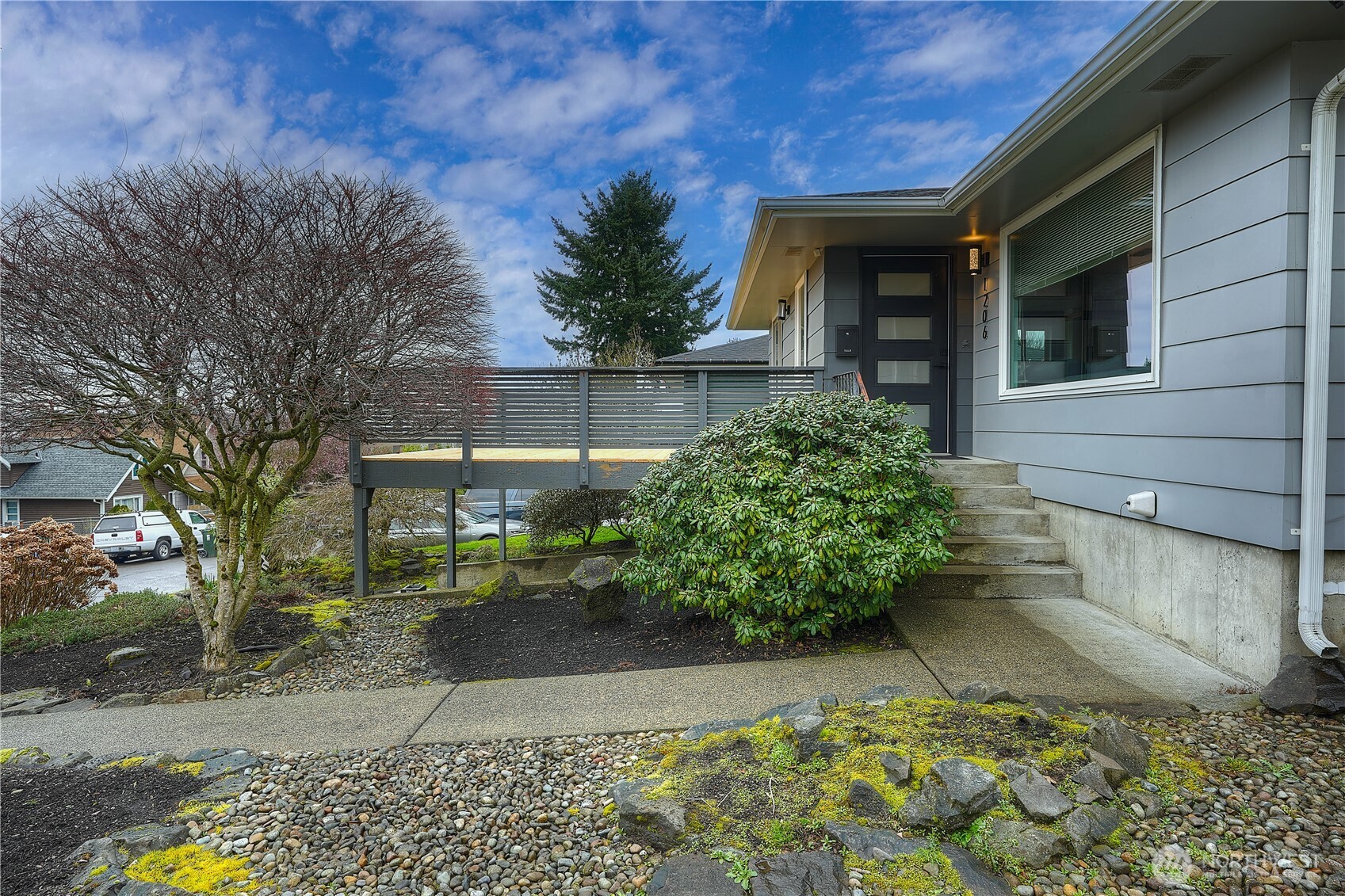 1206 E 29th st , Tacoma, WA 98404