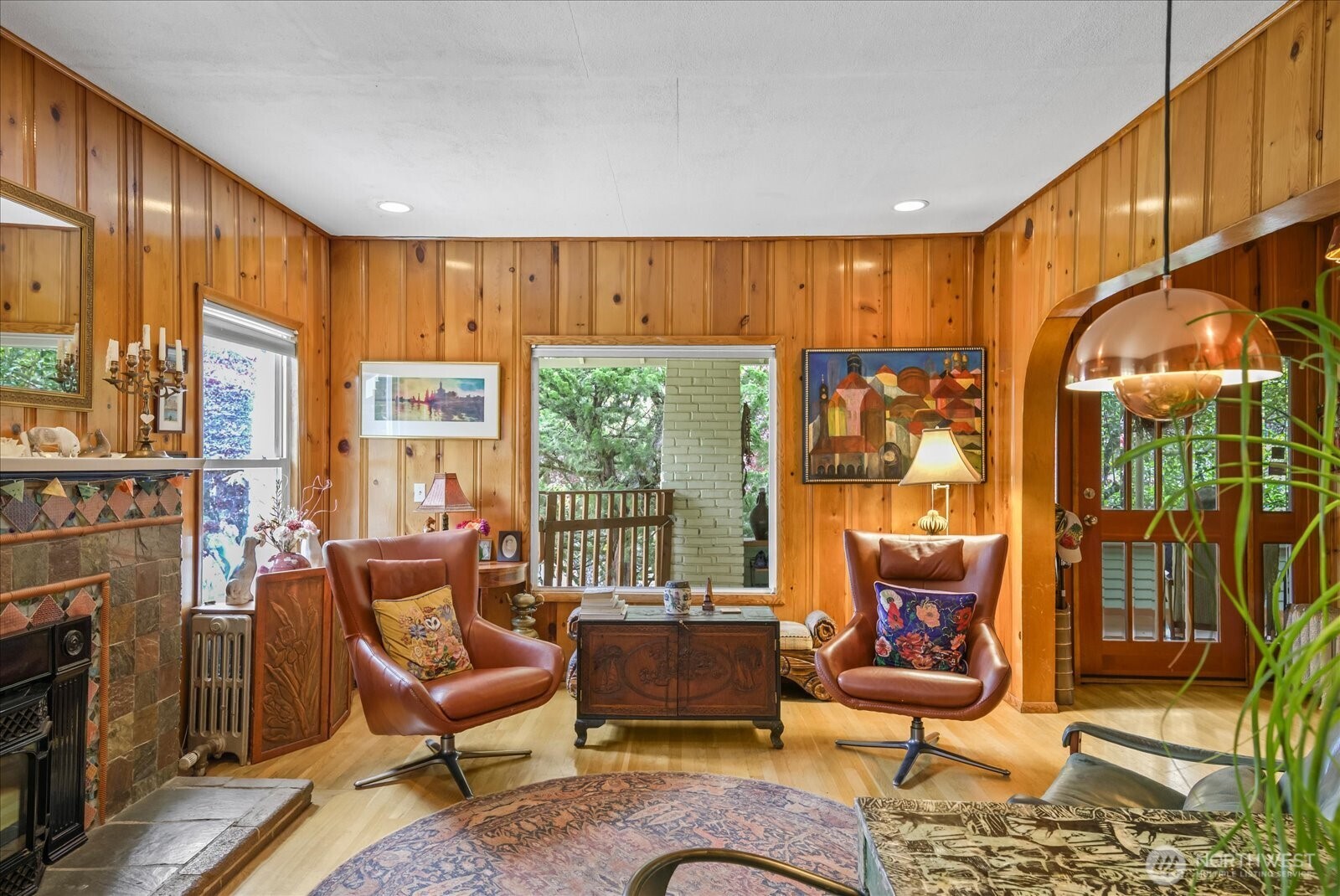 5833 Woodlawn Avenue N, Seattle, WA 98103