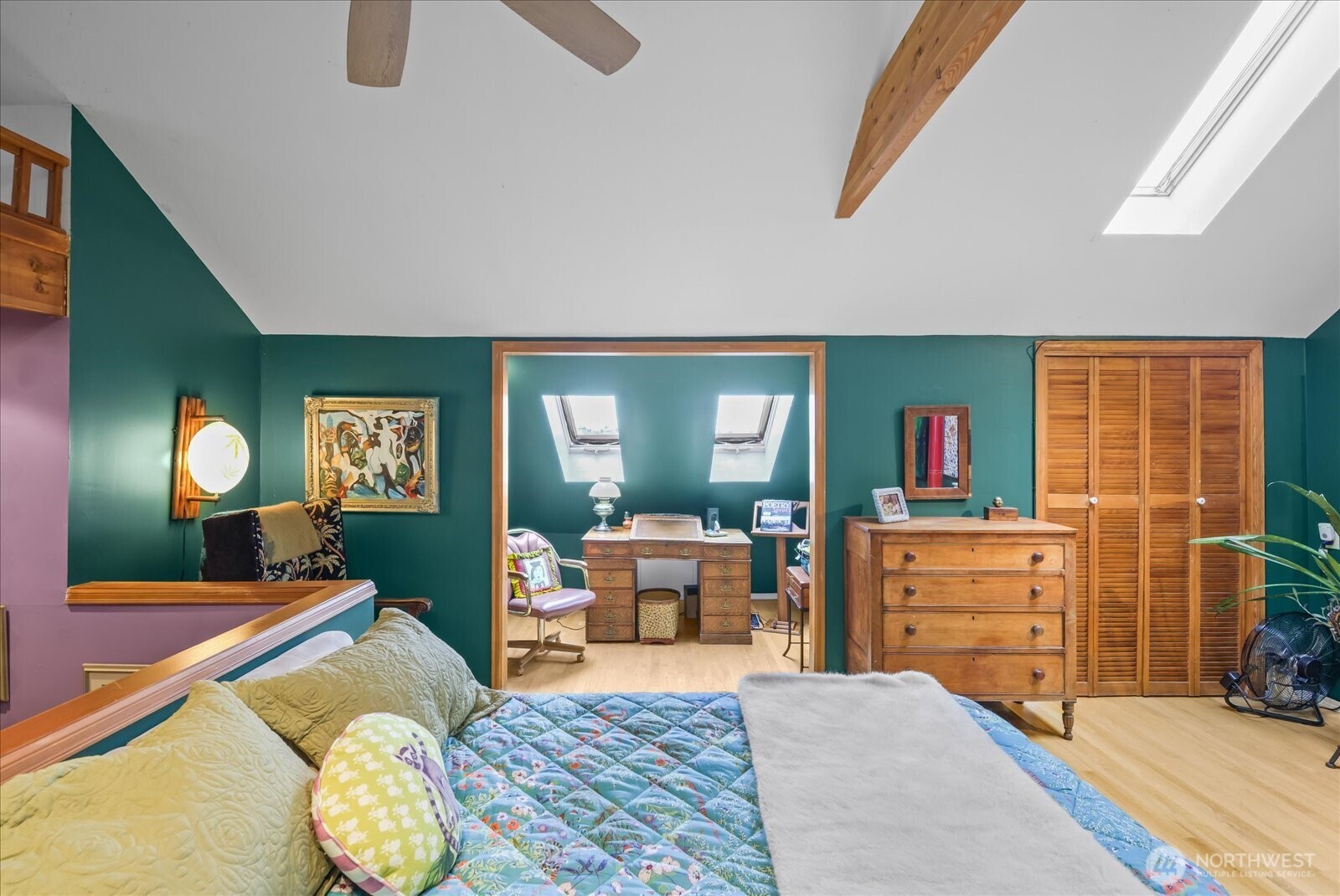 5833 Woodlawn Avenue N, Seattle, WA 98103