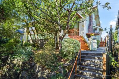 5833 Woodlawn Avenue N, Seattle, WA 98103 - Photo 2