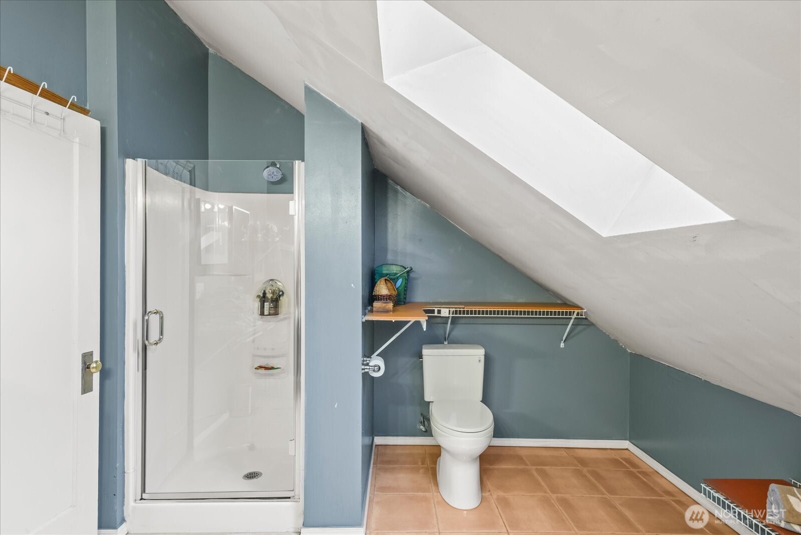 5833 Woodlawn Avenue N, Seattle, WA 98103