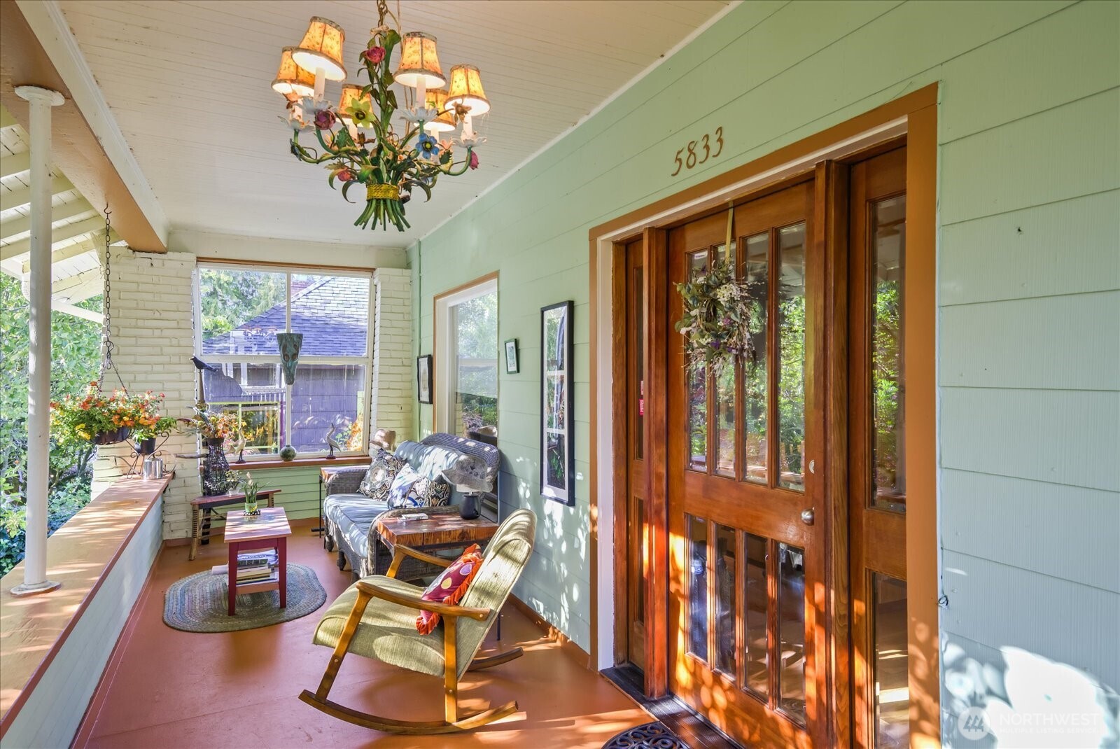 5833 Woodlawn Avenue N, Seattle, WA 98103